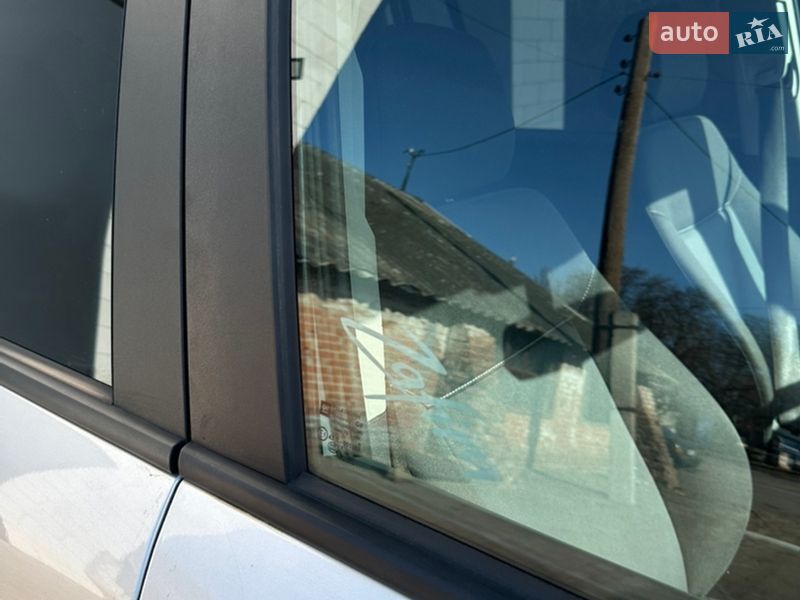 Минивэн Opel Zafira 2009 в Хороле