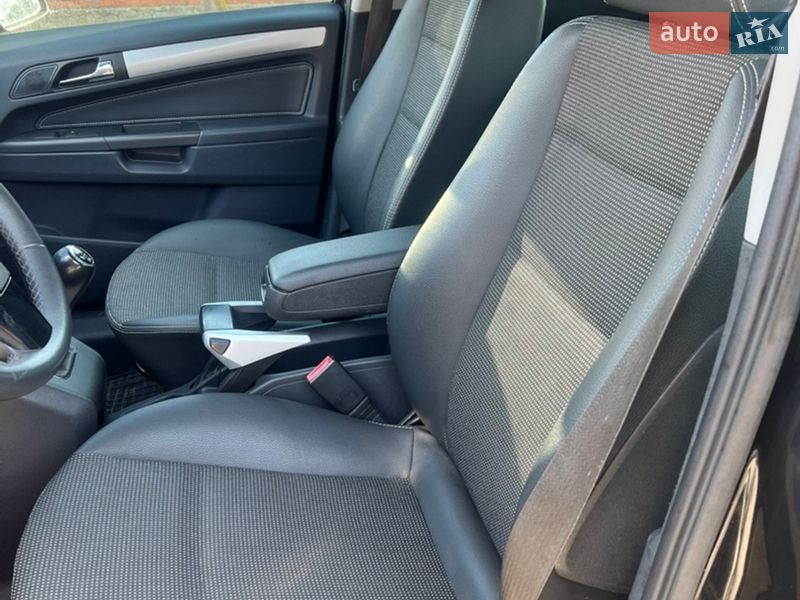 Минивэн Opel Zafira 2009 в Белой Церкви