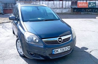 Минивэн Opel Zafira 2010 в Ровно