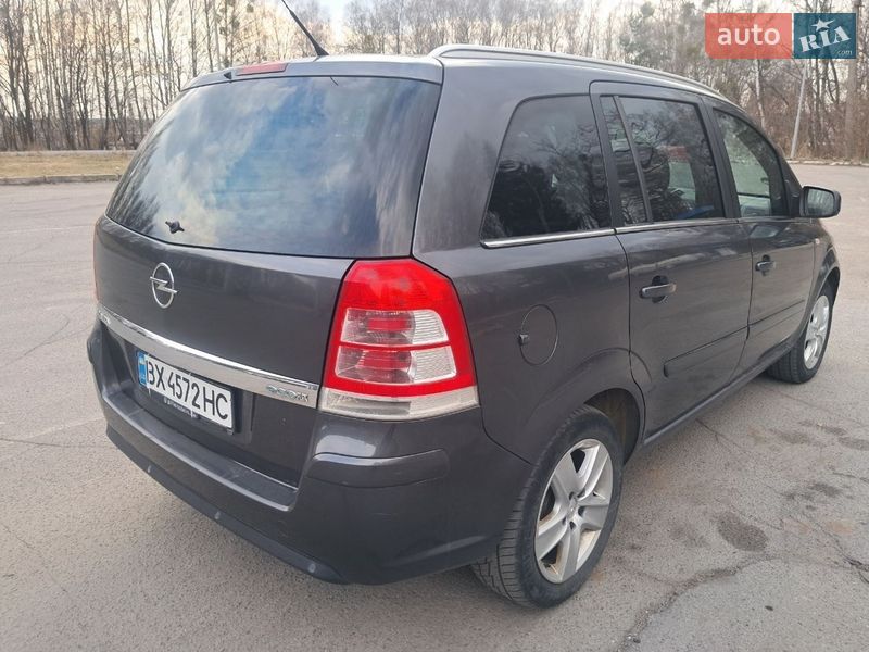 Мінівен Opel Zafira 2011 в Славуті