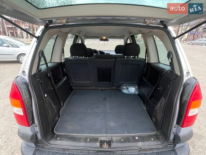 Минивэн Opel Zafira 2002 в Глыбокой