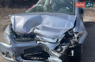 Минивэн Opel Zafira 2007 в Киеве