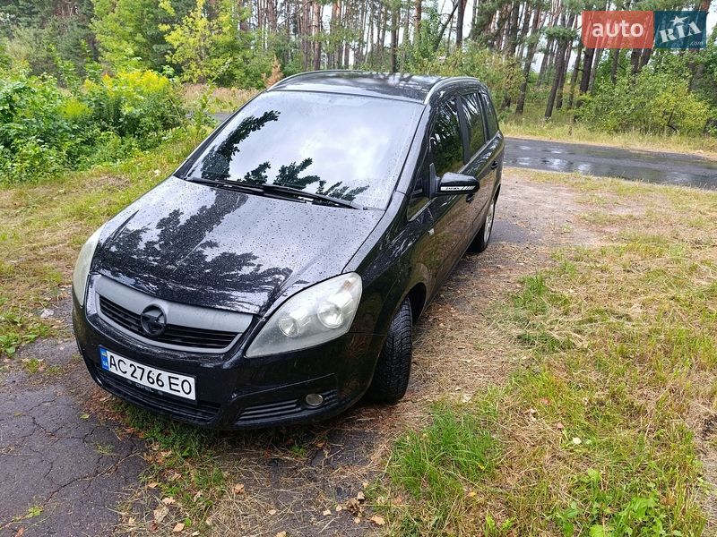 Минивэн Opel Zafira 2007 в Луцке
