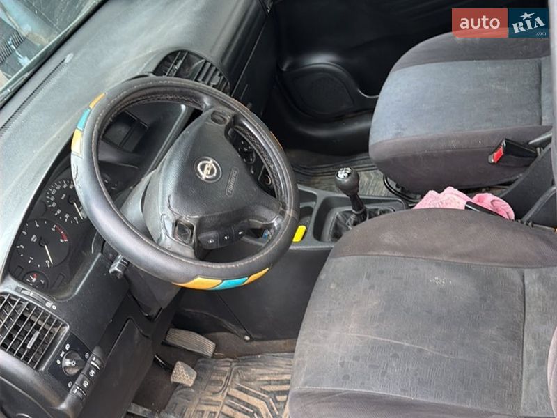 Мінівен Opel Zafira 2000 в Сторожинці