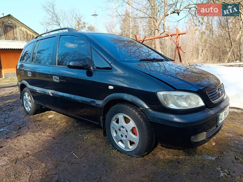Минивэн Opel Zafira 2002 в Новых Петровцах