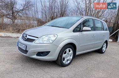 Минивэн Opel Zafira 2008 в Александрие