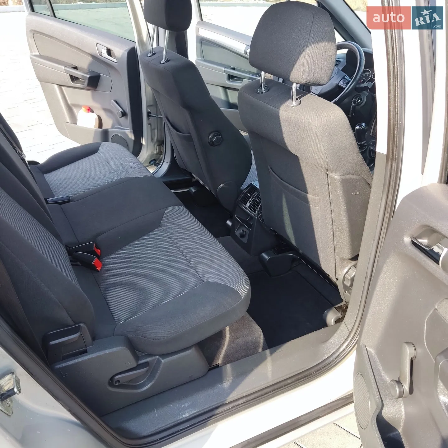 2010 Opel Zafira - мініатюра 18