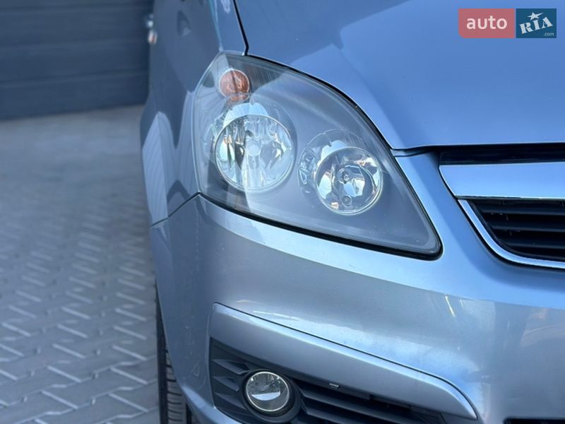 Минивэн Opel Zafira 2006 в Владимире