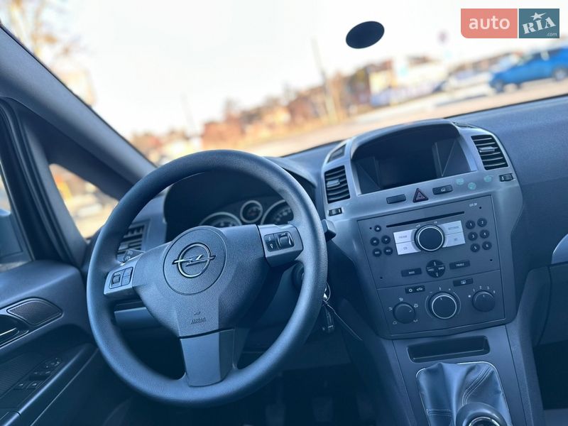 Минивэн Opel Zafira 2006 в Владимире
