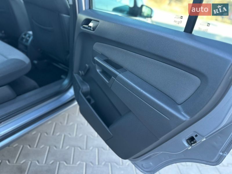 Минивэн Opel Zafira 2006 в Владимире