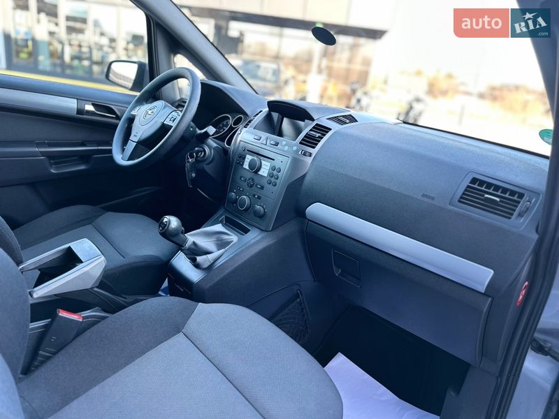 Минивэн Opel Zafira 2006 в Владимире