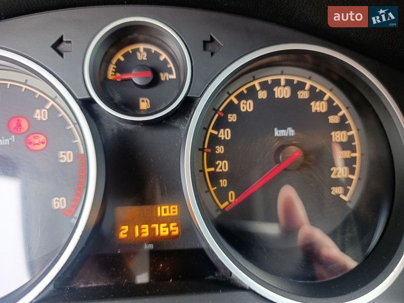 Минивэн Opel Zafira 2011 в Ивано-Франковске фото 71 Минивэн Opel Zafira 2011 в Ивано-Франковске