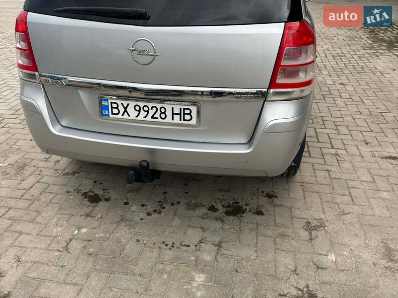 Мінівен Opel Zafira 2011 в Кам'янець-Подільському
