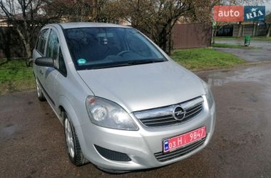 Минивэн Opel Zafira 2009 в Лубнах