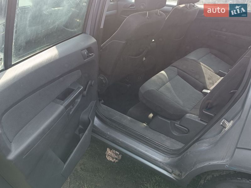 Минивэн Opel Zafira 2005 в Попельне
