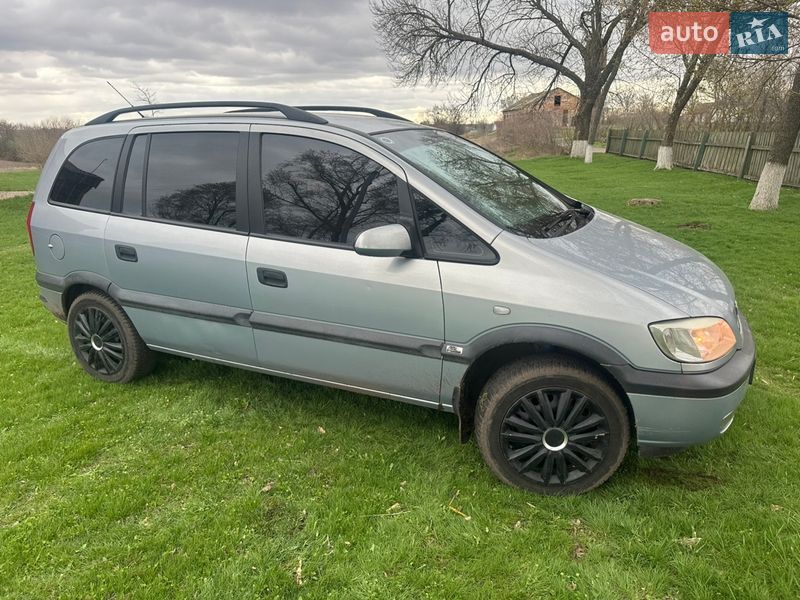 Мінівен Opel Zafira 2002 в Оржиці