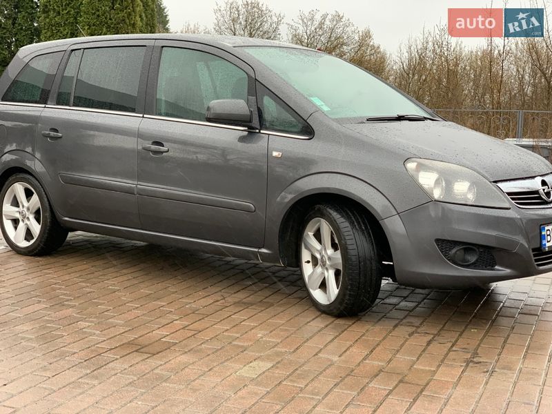 Мінівен Opel Zafira 2011 в Лебедині