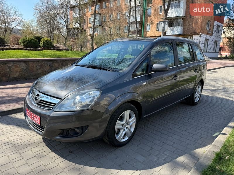 Минивэн Opel Zafira 2009 в Могилев-Подольске