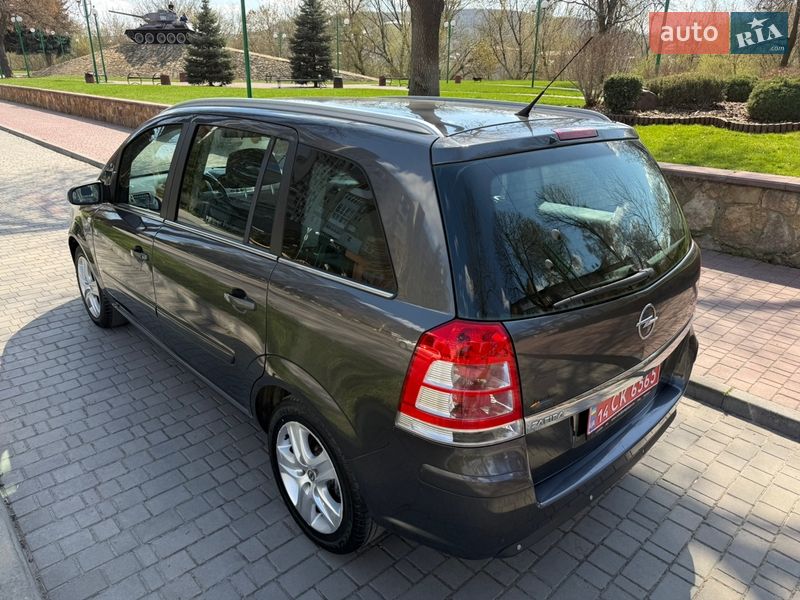 Минивэн Opel Zafira 2009 в Могилев-Подольске
