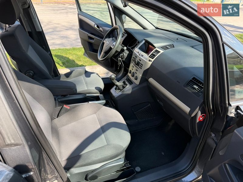 Минивэн Opel Zafira 2009 в Могилев-Подольске