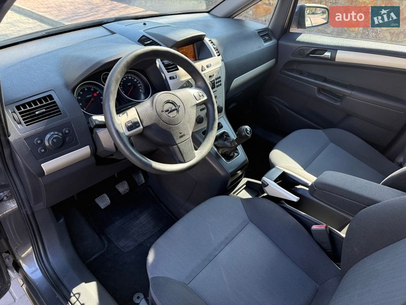 Минивэн Opel Zafira 2009 в Могилев-Подольске