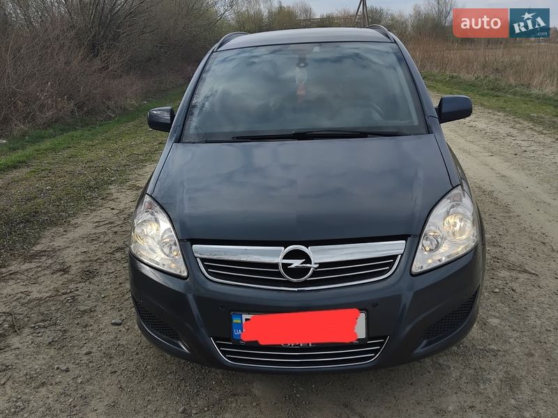 Мінівен Opel Zafira 2009 в Дрогобичі