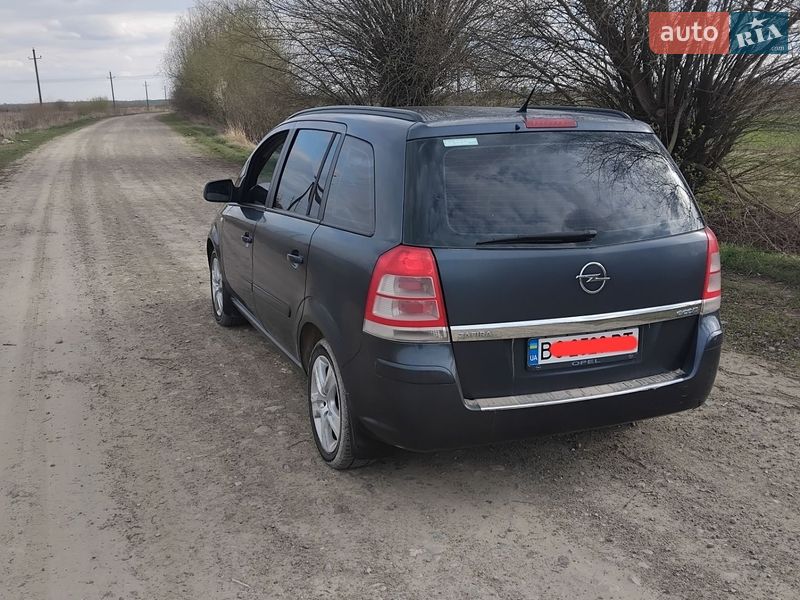 Мінівен Opel Zafira 2009 в Дрогобичі