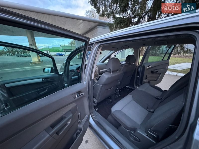 Минивэн Opel Zafira 2008 в Луцке