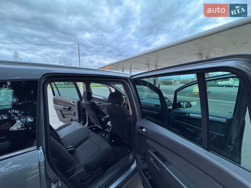 Минивэн Opel Zafira 2008 в Луцке