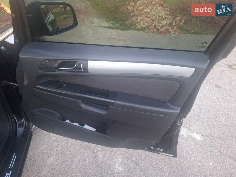 Минивэн Opel Zafira 2011 в Нежине