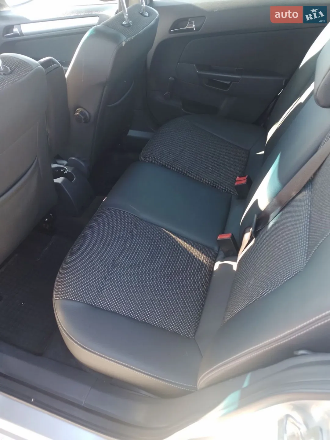 2010 Opel Zafira - мініатюра 6