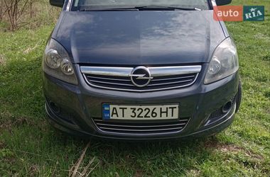 Минивэн Opel Zafira 2009 в Ивано-Франковске
