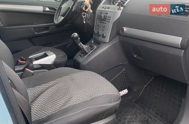 Минивэн Opel Zafira 2009 в Волочиске