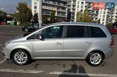 Минивэн Opel Zafira 2007 в Нововолынске