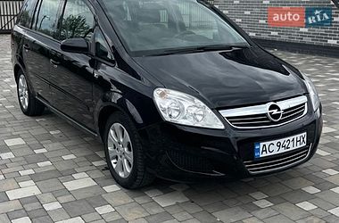 Минивэн Opel Zafira 2008 в Луцке