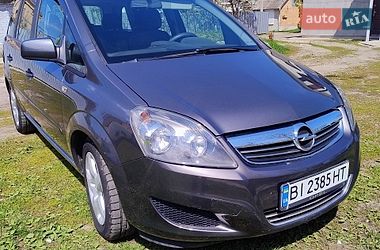 Минивэн Opel Zafira 2011 в Гадяче