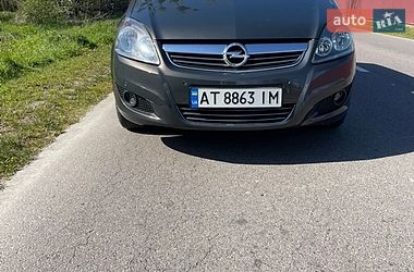 Минивэн Opel Zafira 2013 в Калуше