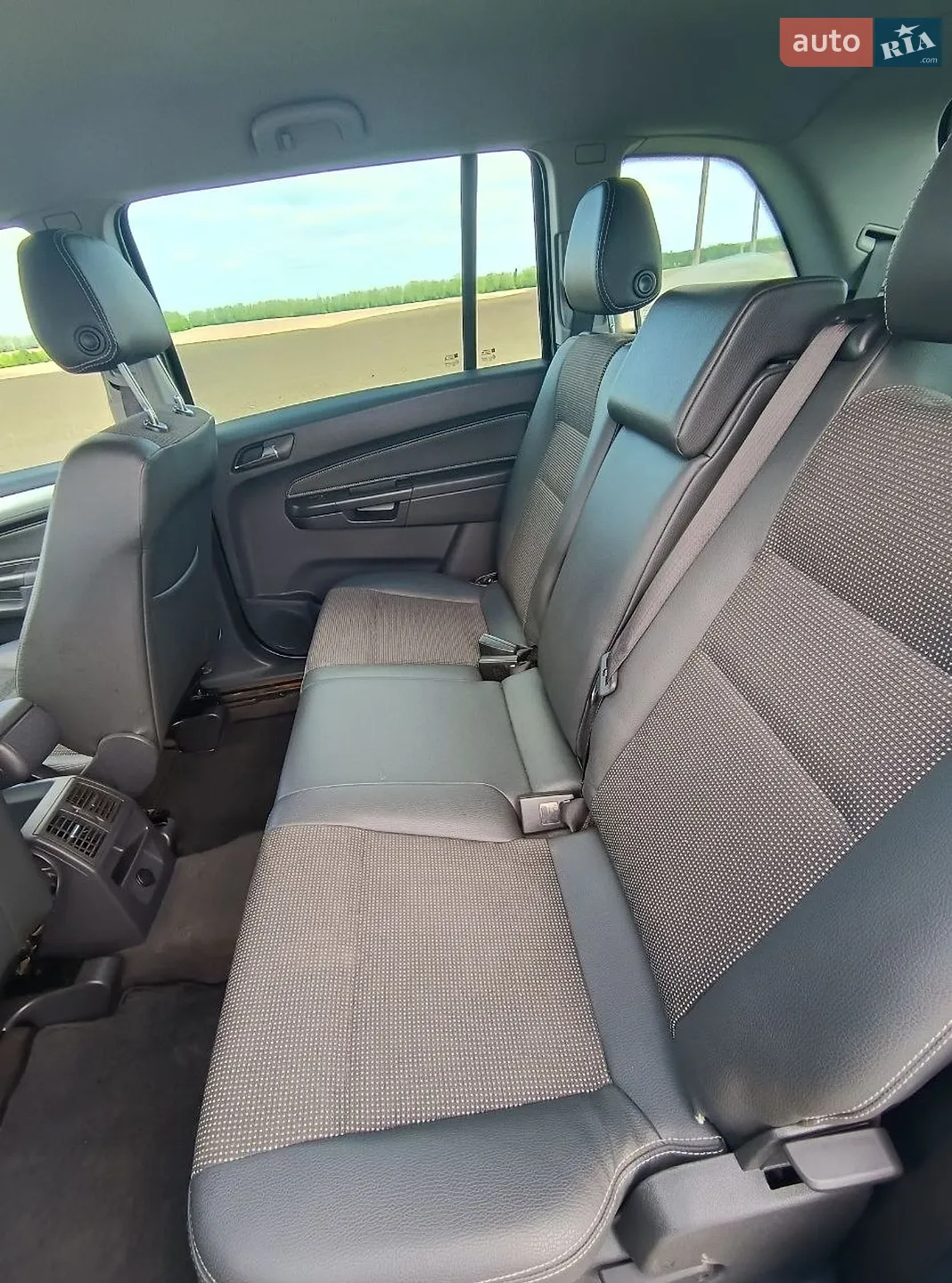 2011 Opel Zafira - мініатюра 11