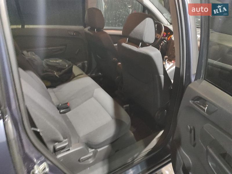 Минивэн Opel Zafira 2007 в Хороле фото 9 Минивэн Opel Zafira 2007 в Хороле