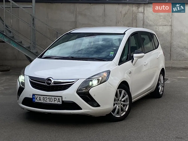 Opel Zafira 2016