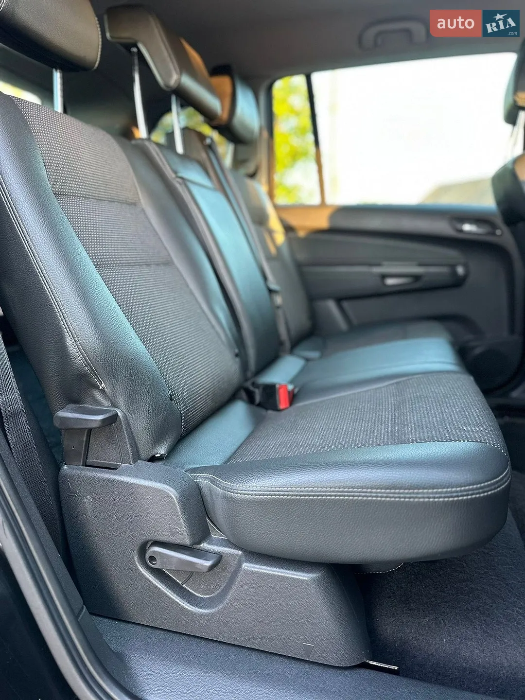 2011 Opel Zafira - мініатюра 36