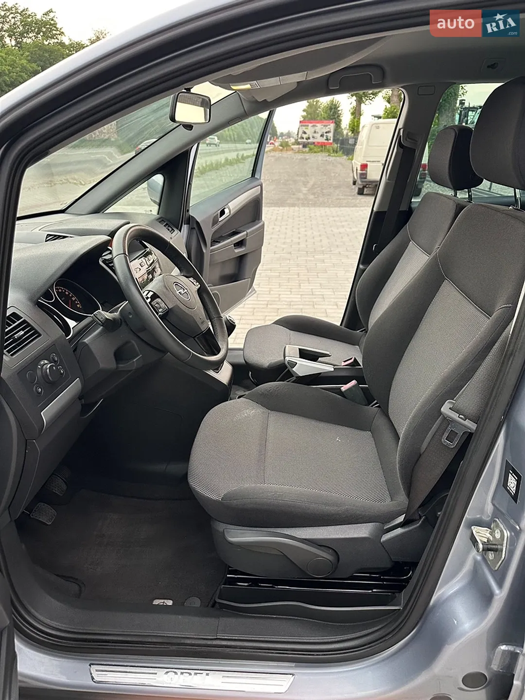 2010 Opel Zafira - мініатюра 10