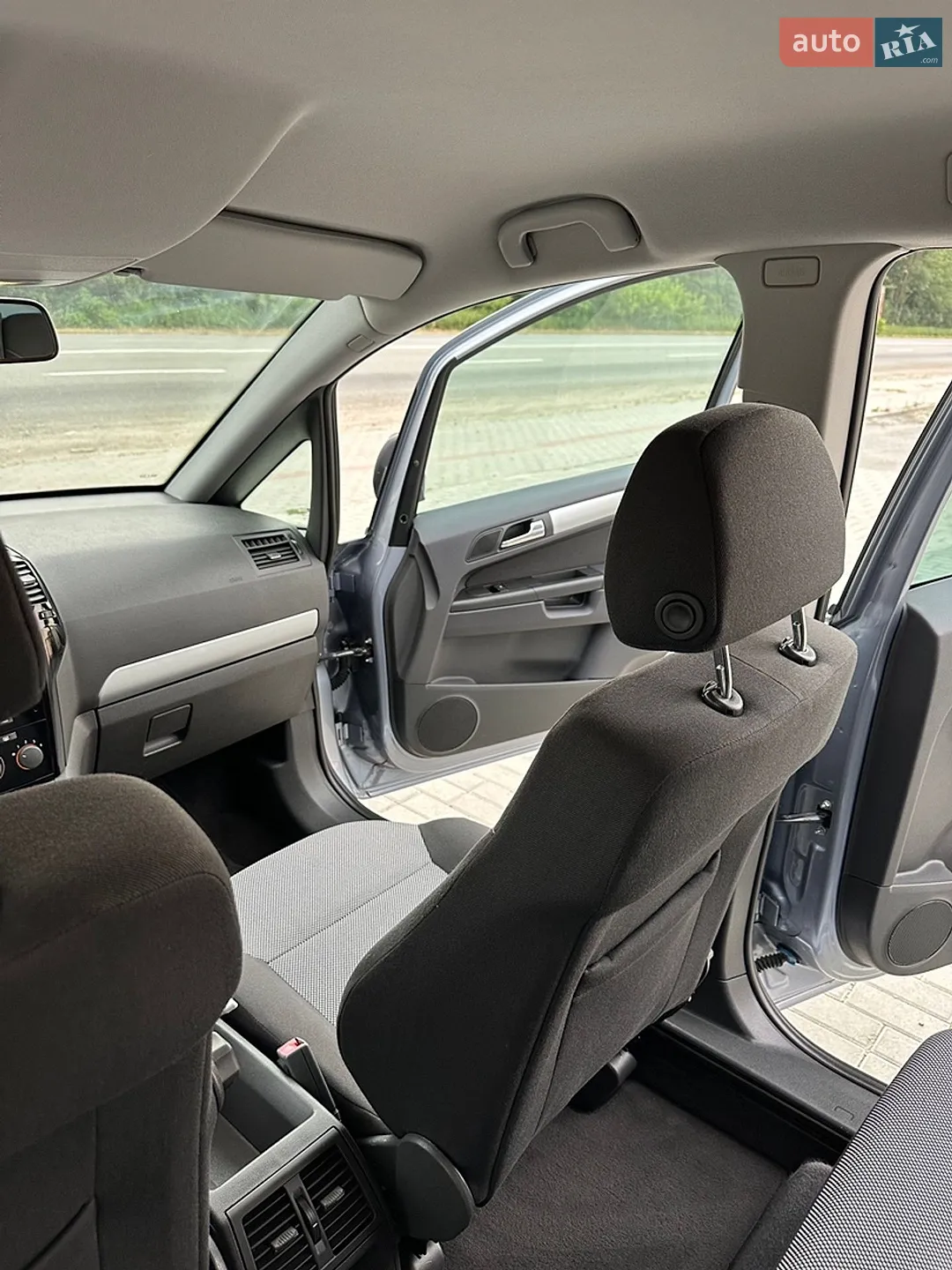2010 Opel Zafira - мініатюра 24