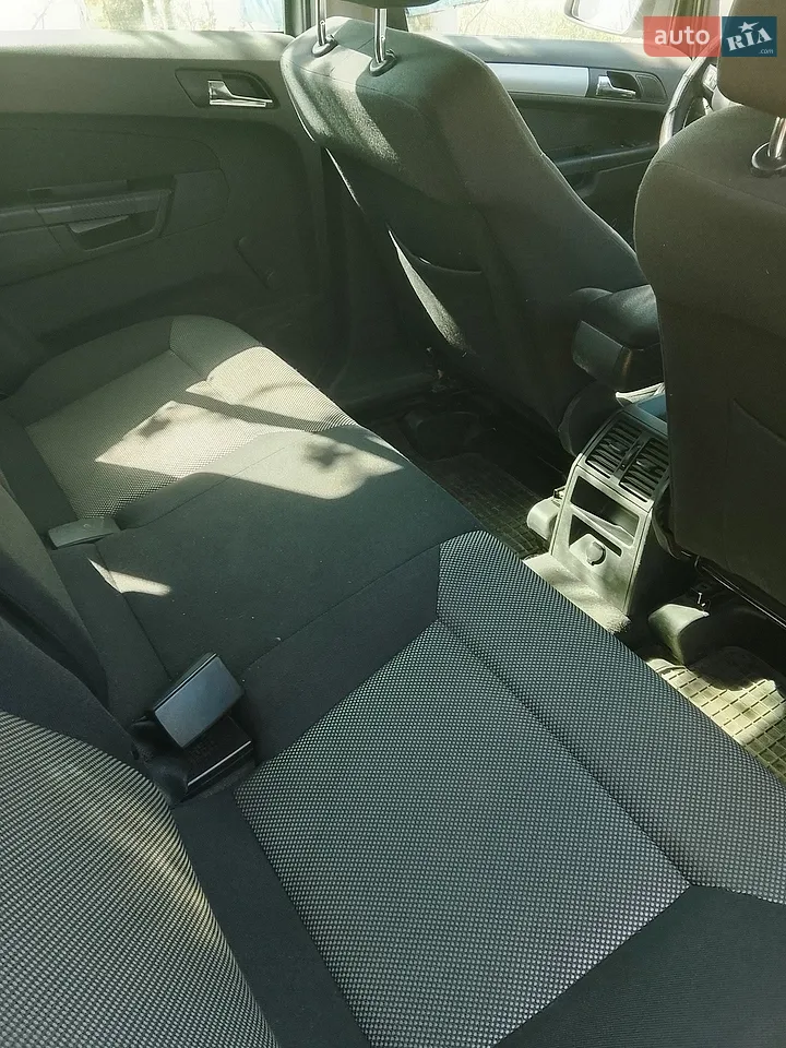 2010 Opel Zafira - мініатюра 12