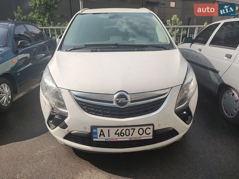 Opel Zafira 2015