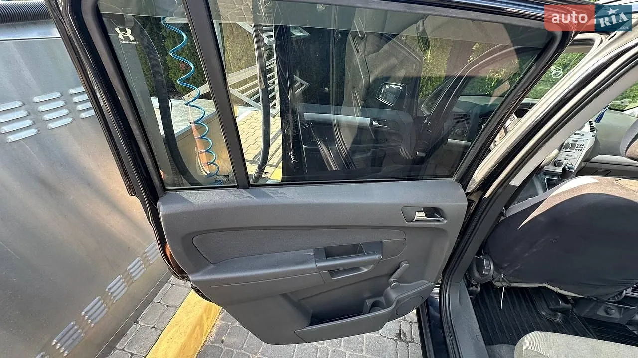 2010 Opel Zafira - мініатюра 10