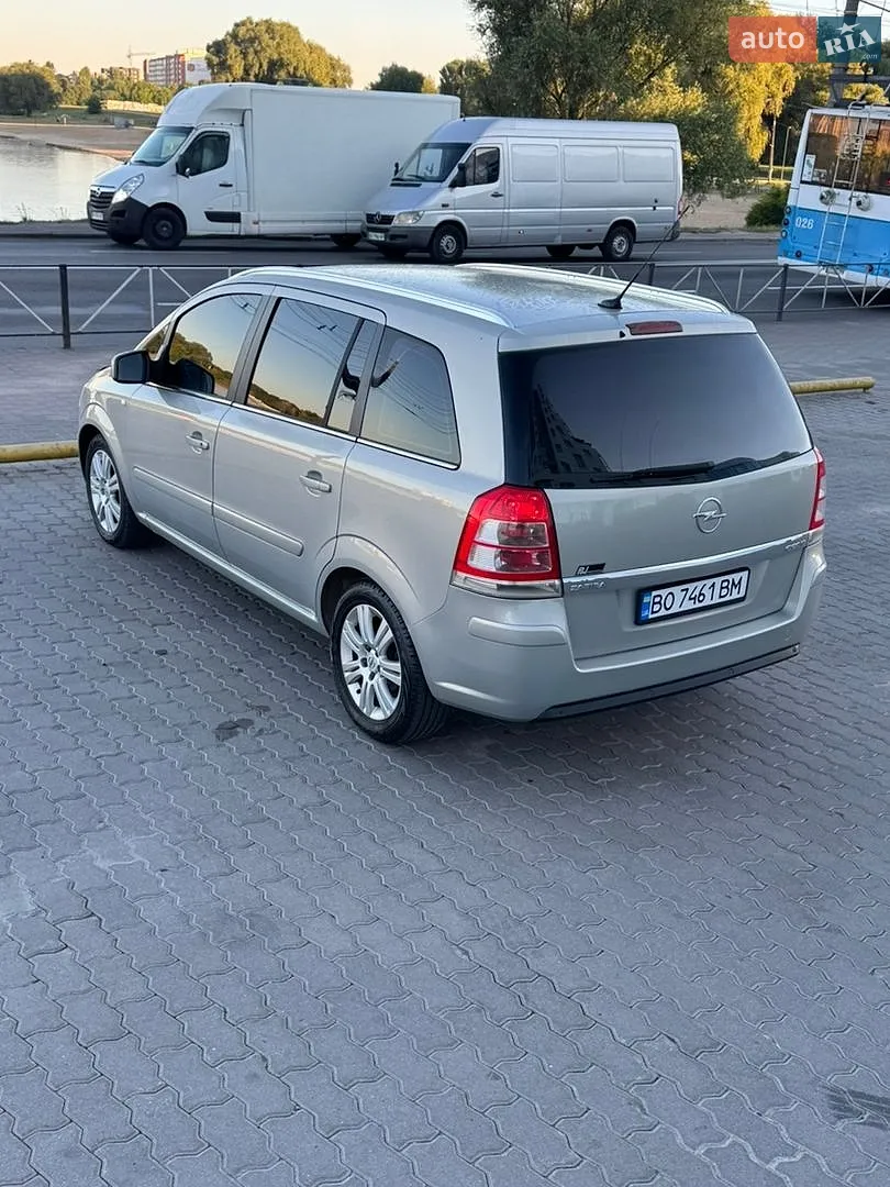2010 Opel Zafira - мініатюра 11