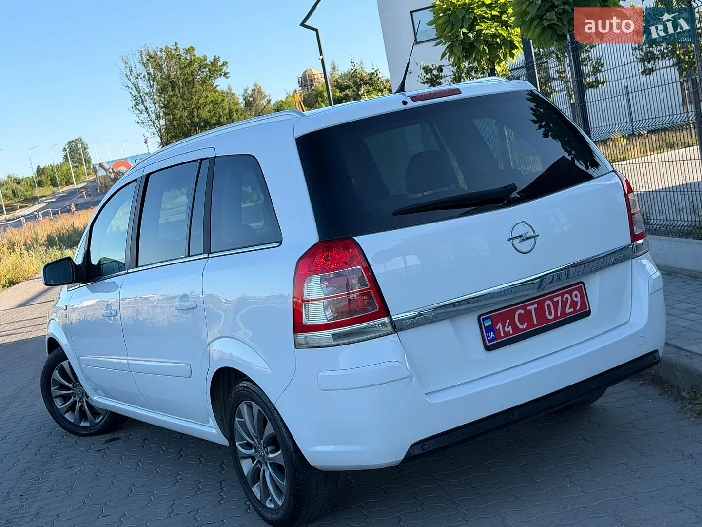 2010 Opel Zafira - мініатюра 15