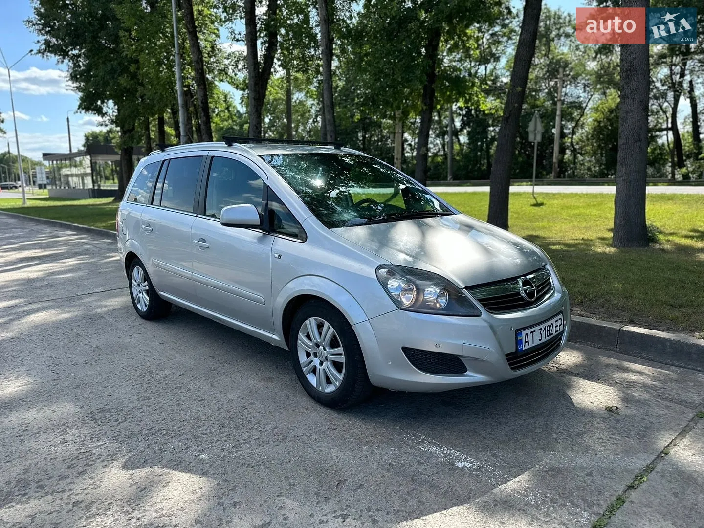 2011 Opel Zafira - фото 1