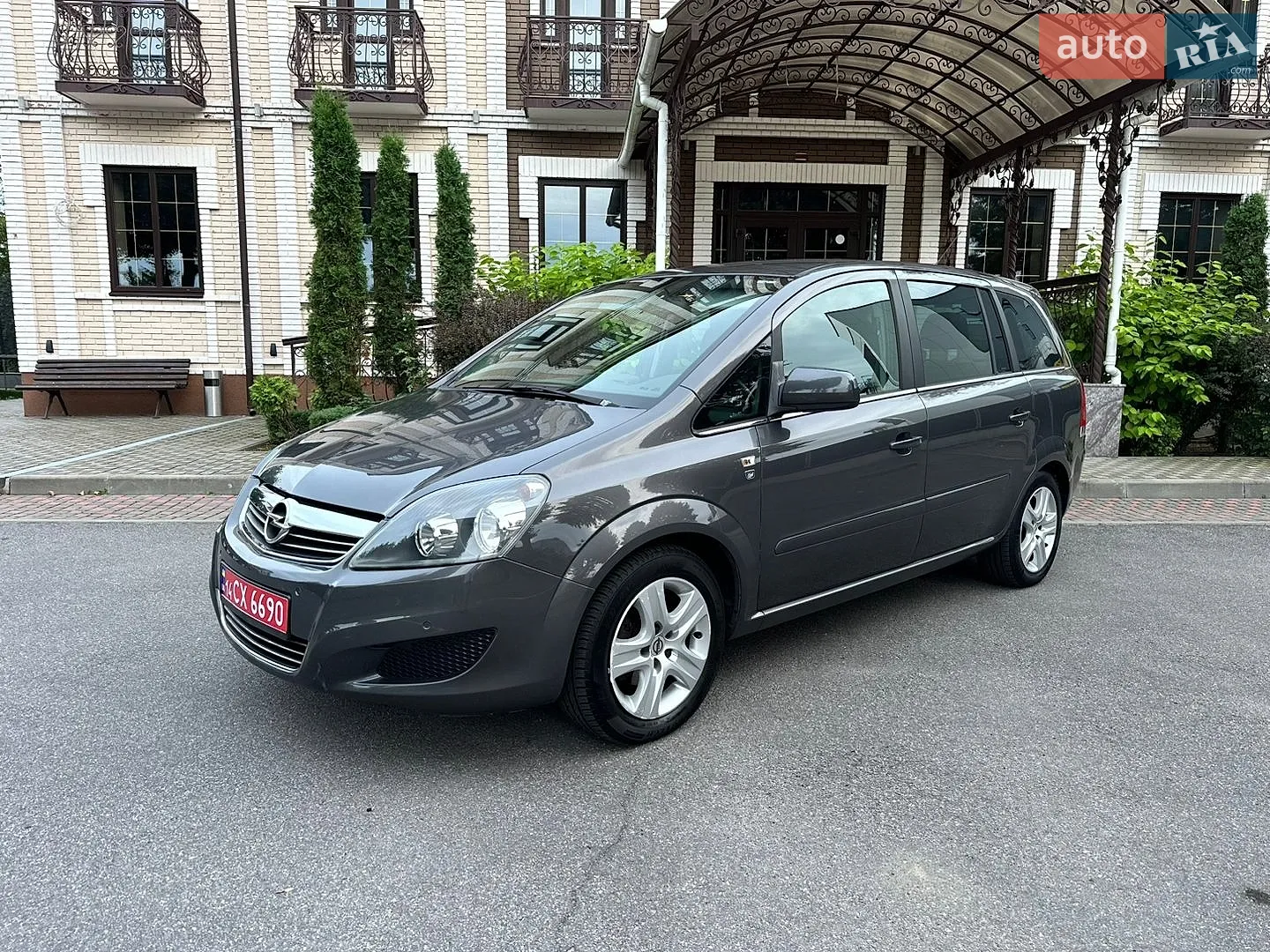 2010 Opel Zafira - мініатюра 2